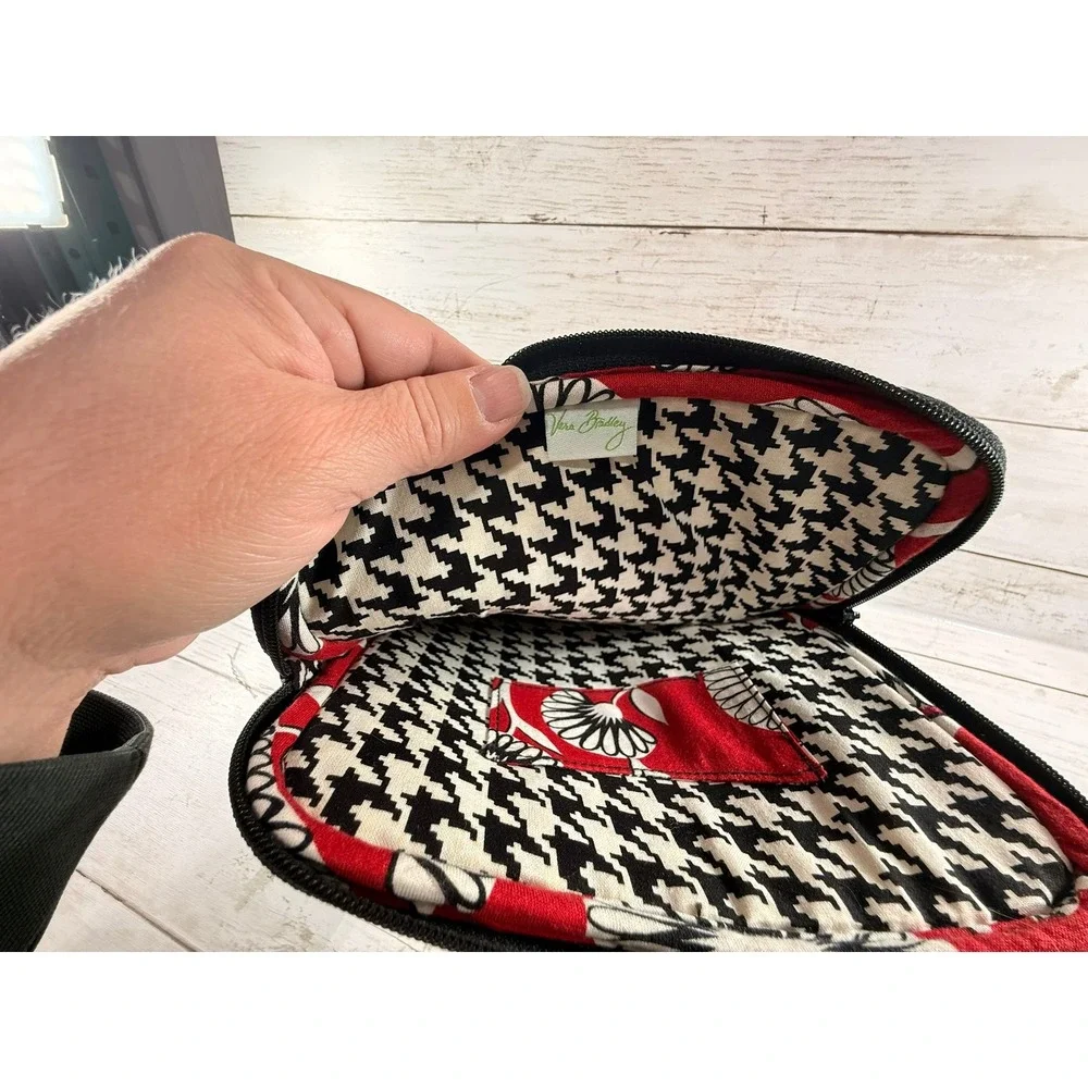 Vera Bradley Night and Day Quilted Tablet Laptop Sleeve‎ Red Black White Floral